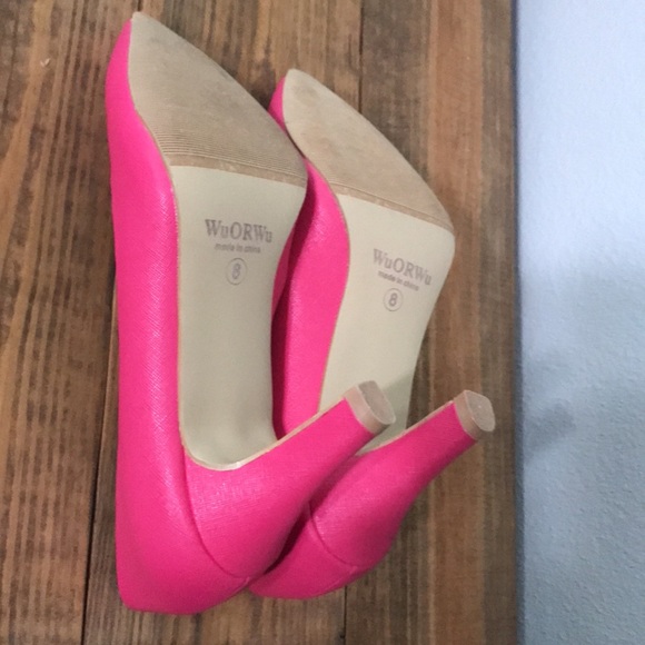 Hot Pink Pointed Toe Heel Pumps! Like NEW! - Picture 6 of 8